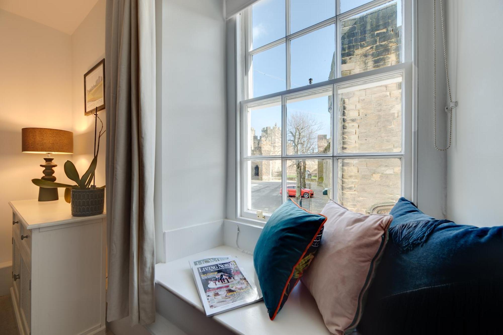 Lionsgate View - Luxury Apartment Opposite Alnwick Castle Exterior photo