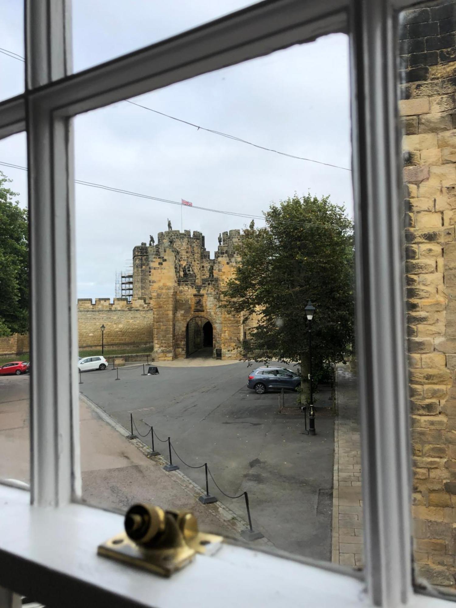 Lionsgate View - Luxury Apartment Opposite Alnwick Castle Exterior photo