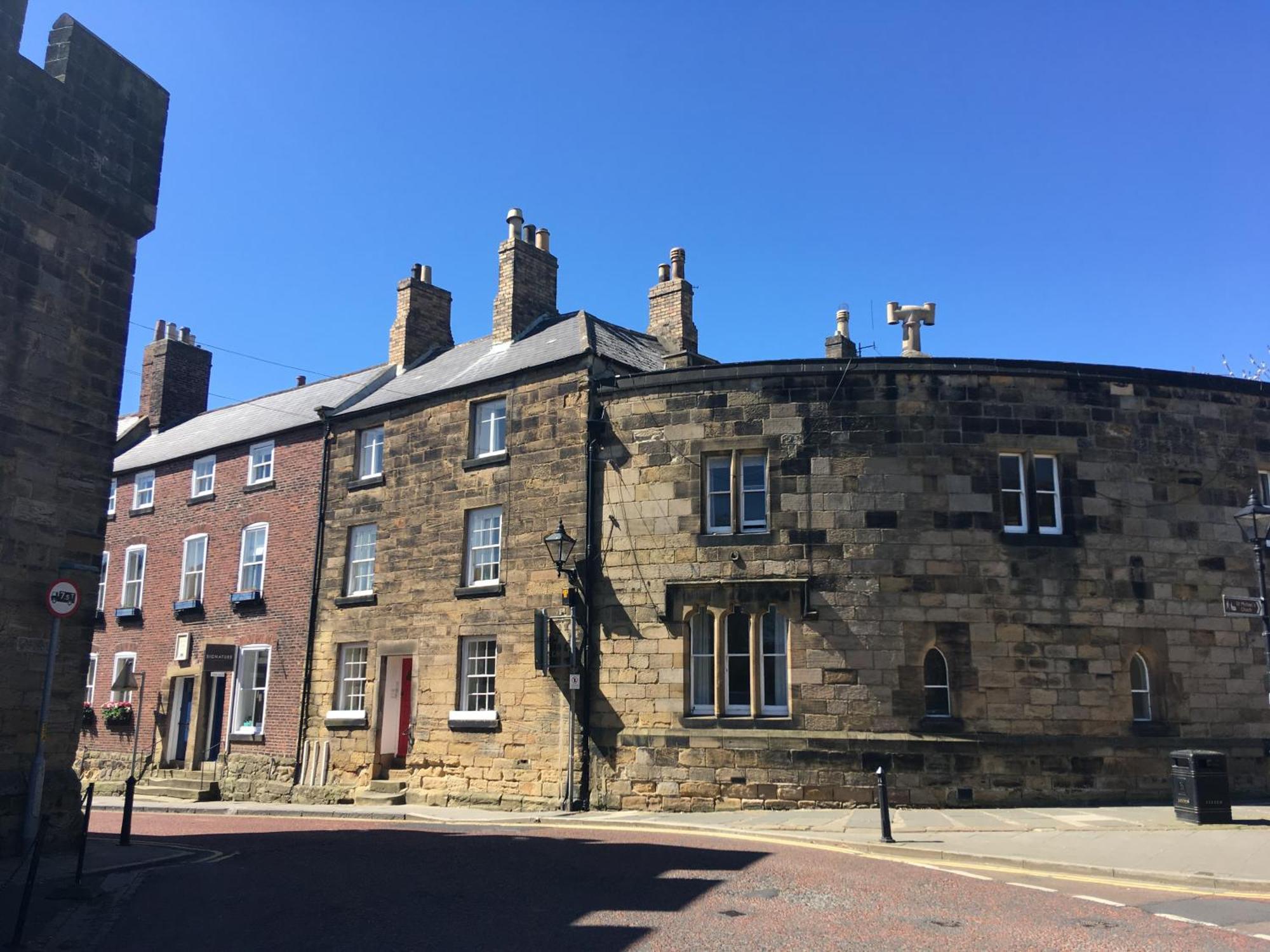 Lionsgate View - Luxury Apartment Opposite Alnwick Castle Exterior photo